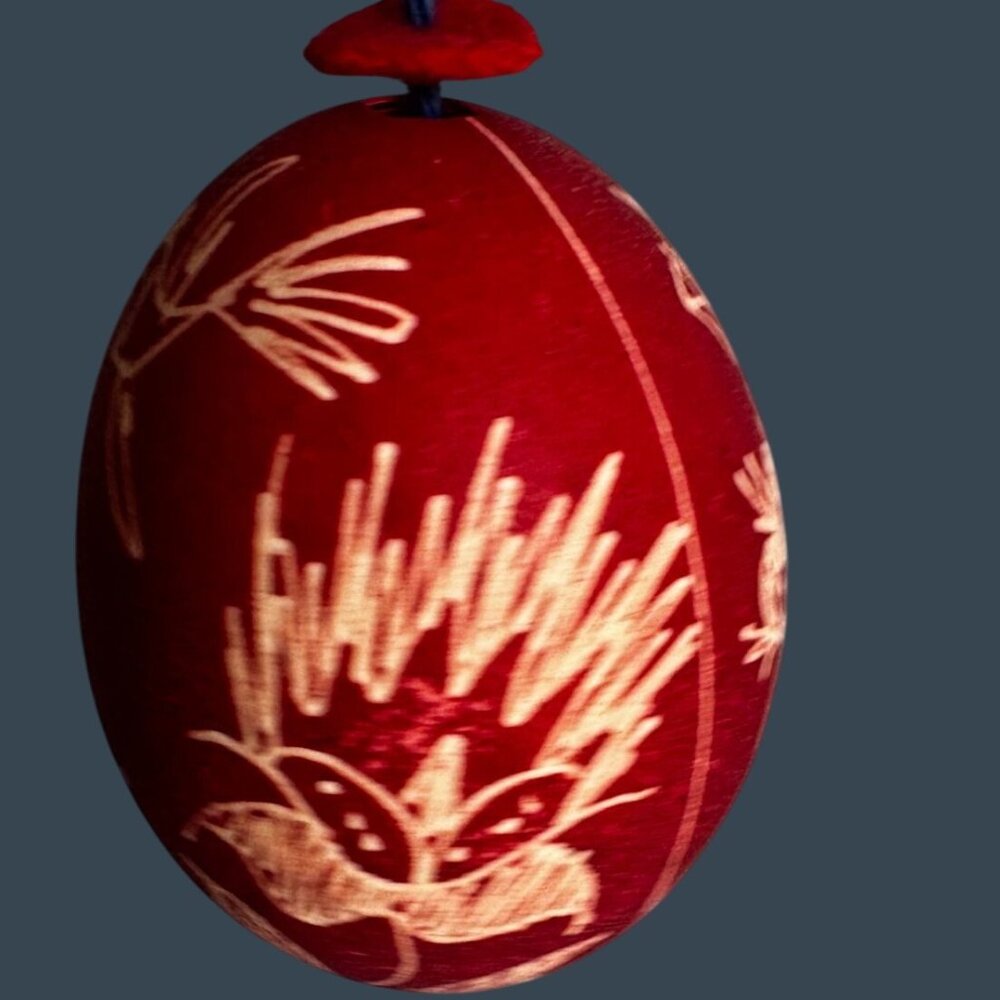 J Cotter Gallery Etched Red Eggshell Ornament Hand Made Bird Floral 2 1/2" - Picture 2 of 6